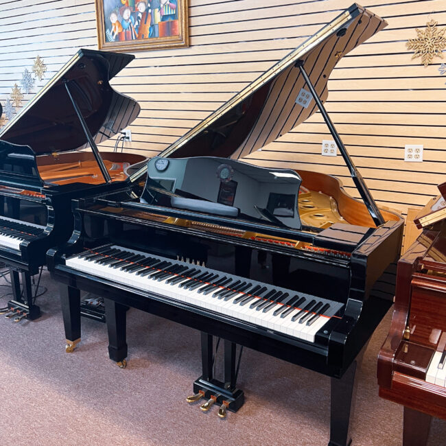 Yamaha G2 Grand Piano Ebony Polish