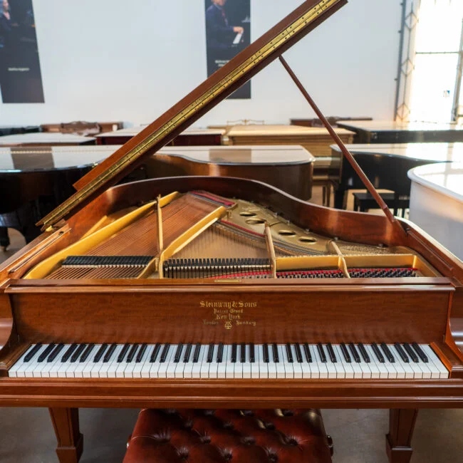 Steinway & Sons Vintage Model O Living Room Grand Piano Walnut Satin - Image 4