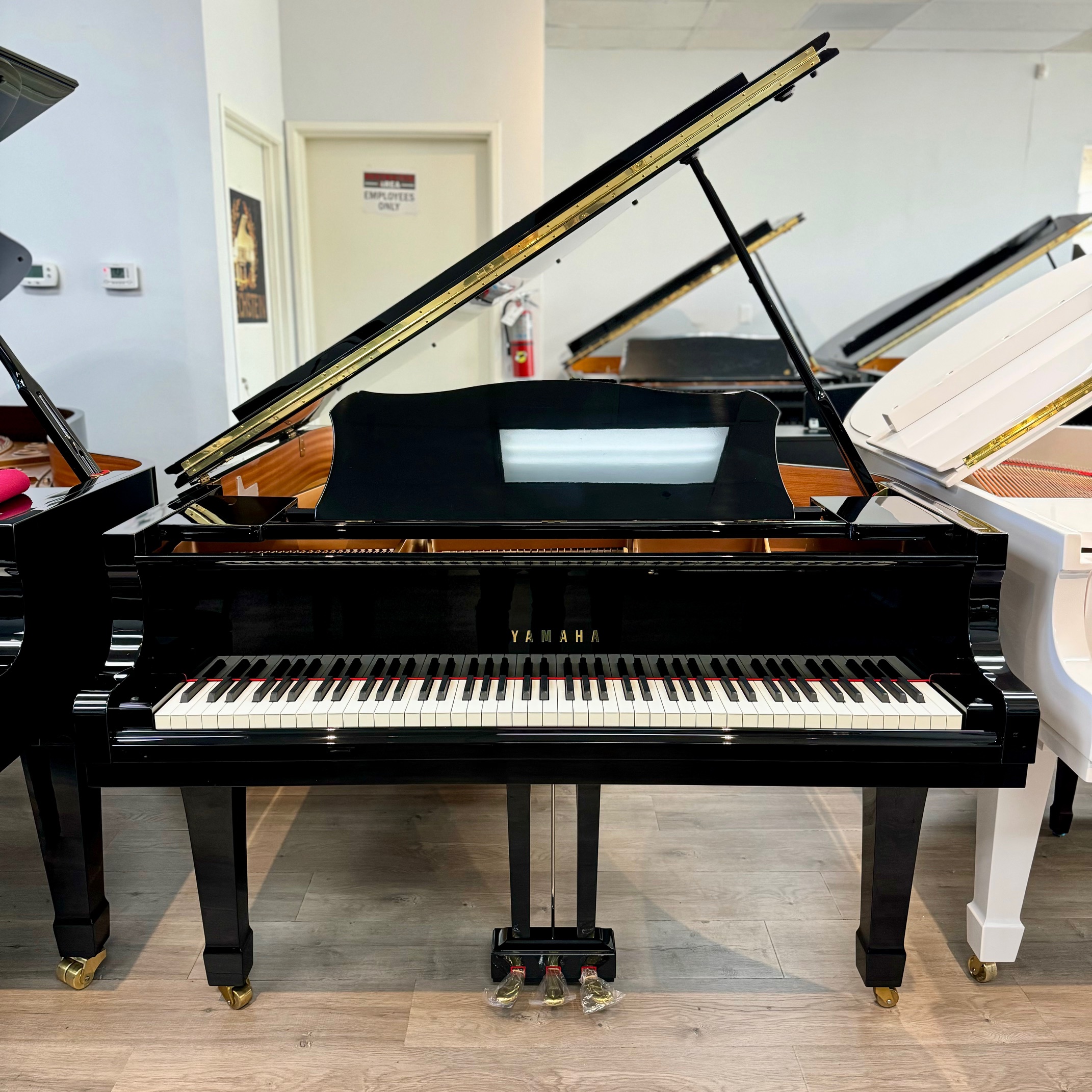 2000 Yamaha C3 Studio Grand Piano Ebony Polish