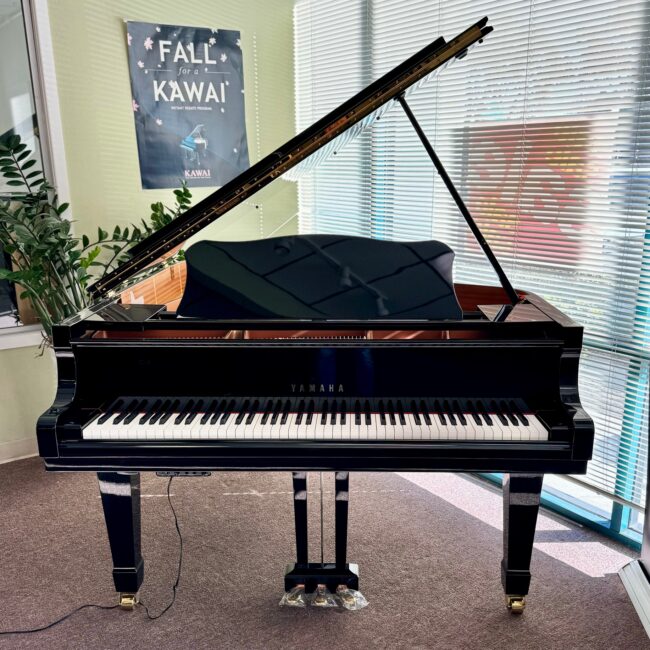 2005 Yamaha C3 Grand Piano w/ Silent System Ebony Polish