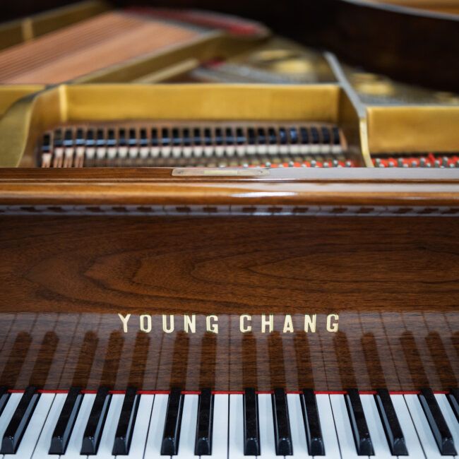 Young Chang G-185 Grand Piano Walnut Polish - Image 3