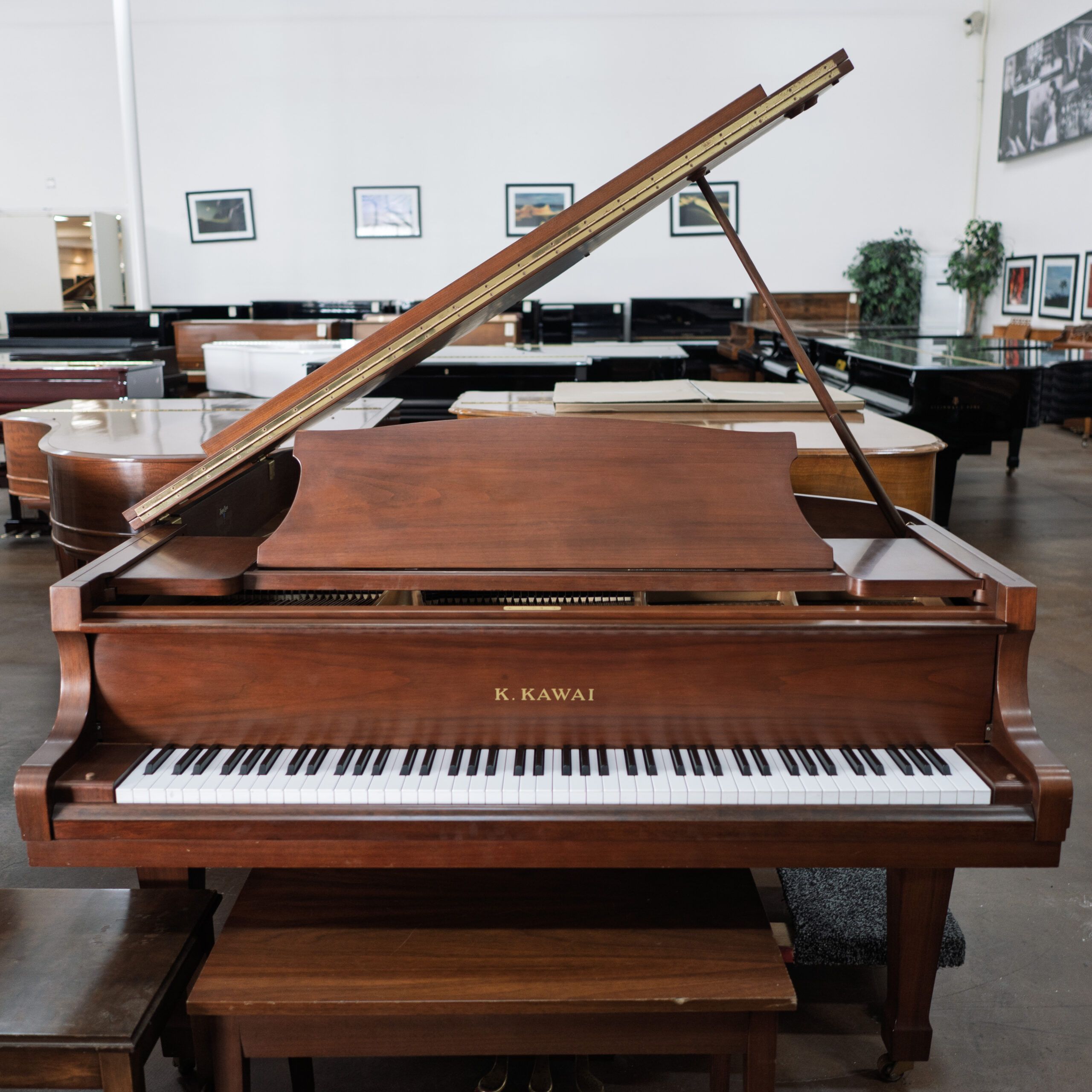 Kawai KG-2E Grand Piano Walnut Satin