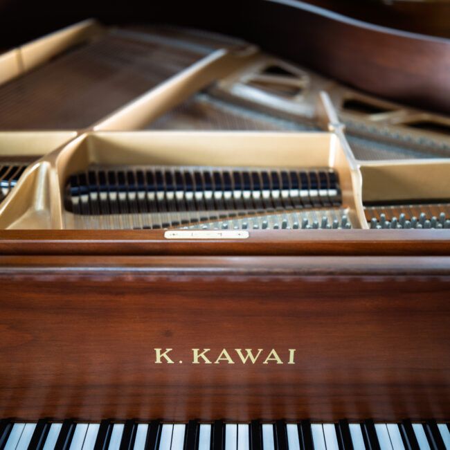 Kawai KG-2E Grand Piano Walnut Satin - Image 4