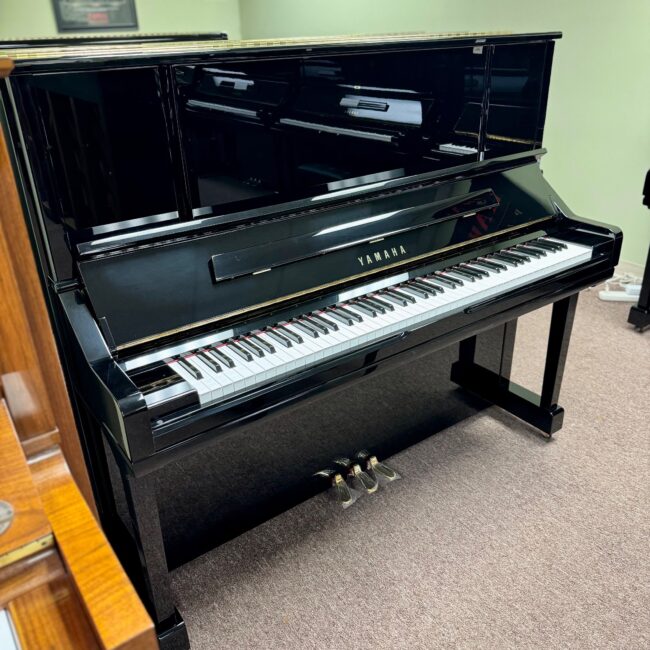 2004 Yamaha YU30 Upright Piano Ebony Polish - Image 3