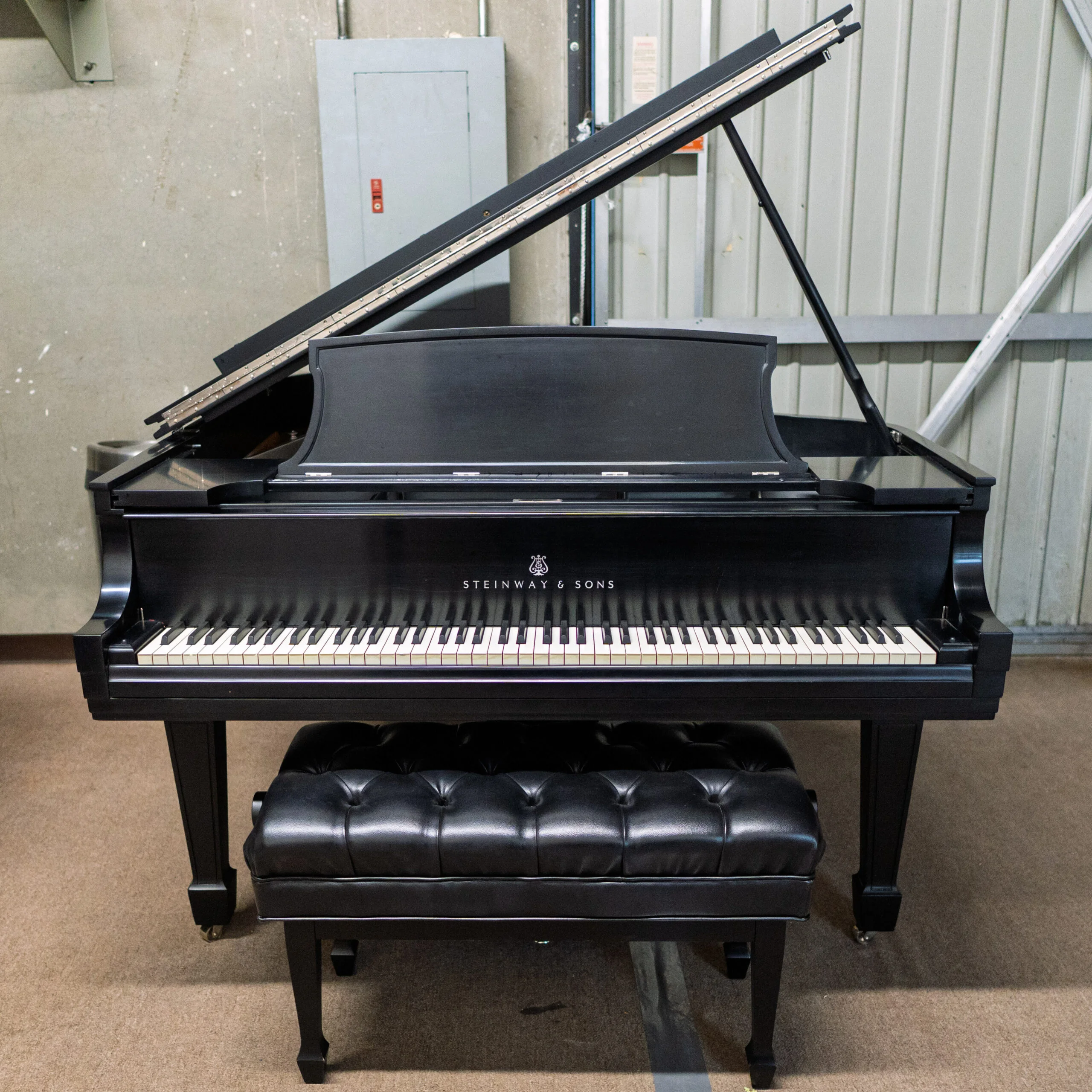 Steinway & Sons Model L Living Room Grand Piano Ebony Satin