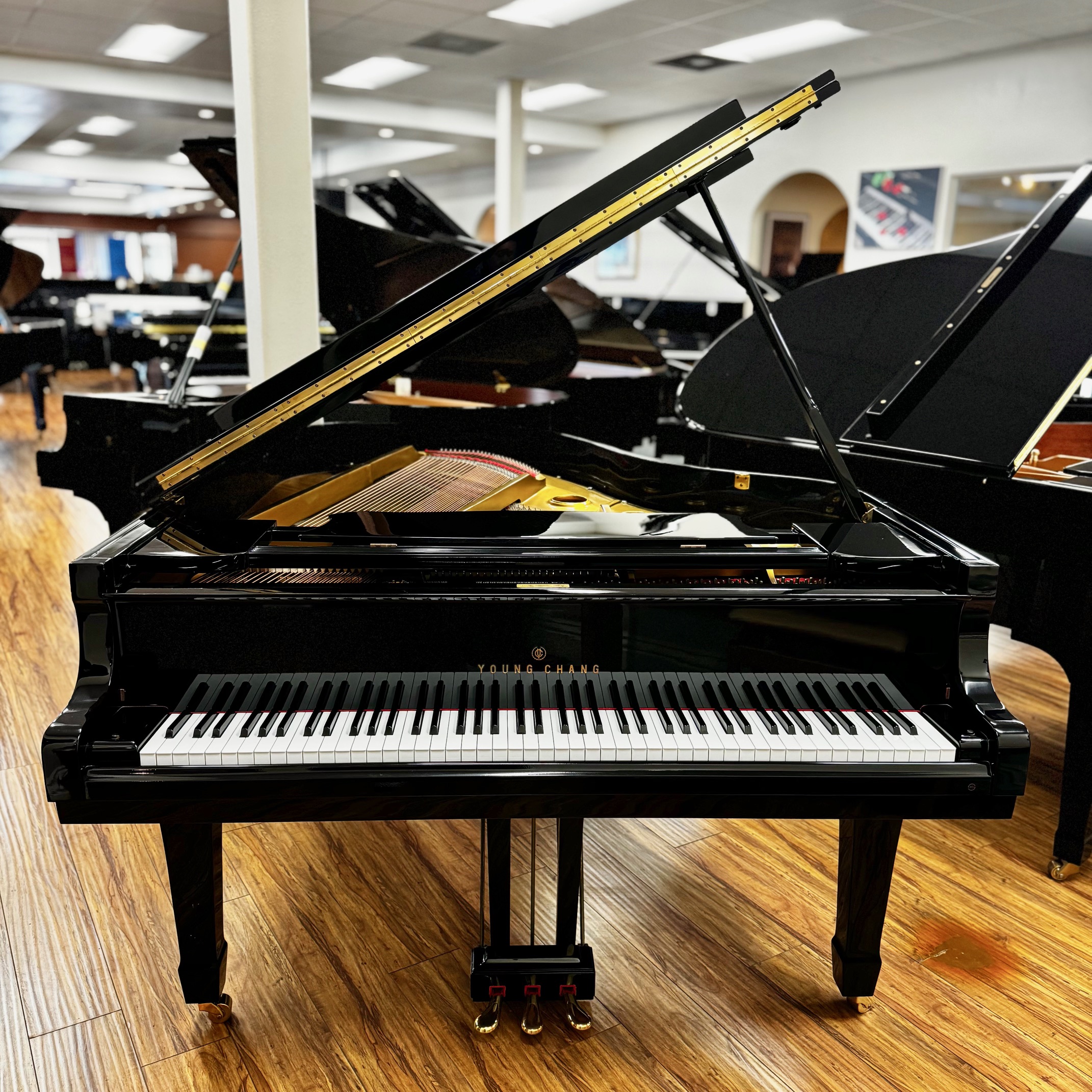 1984 Young Chang G185 Grand Piano Ebony Polish