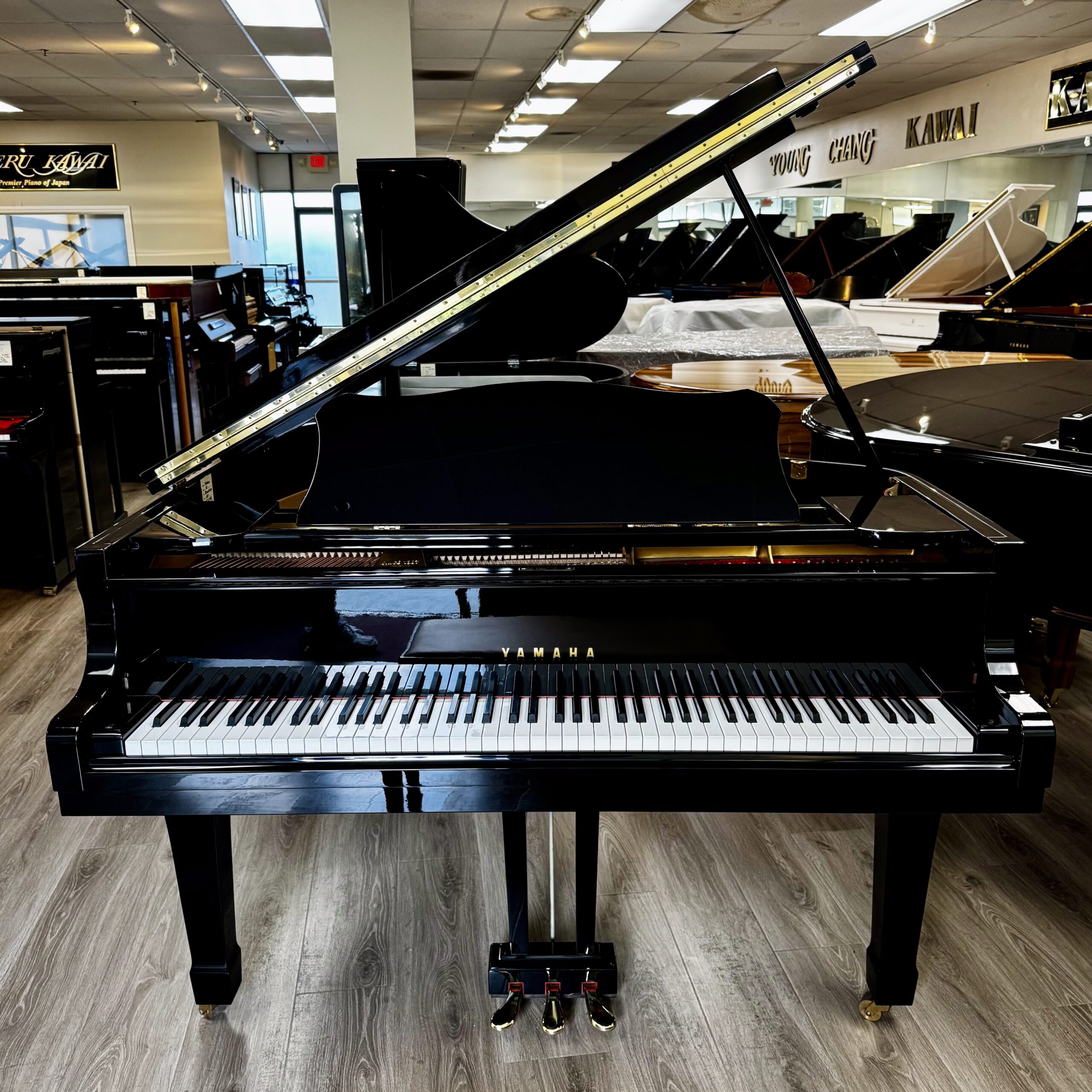1983 Yamaha G1 Grand Piano Black Polish