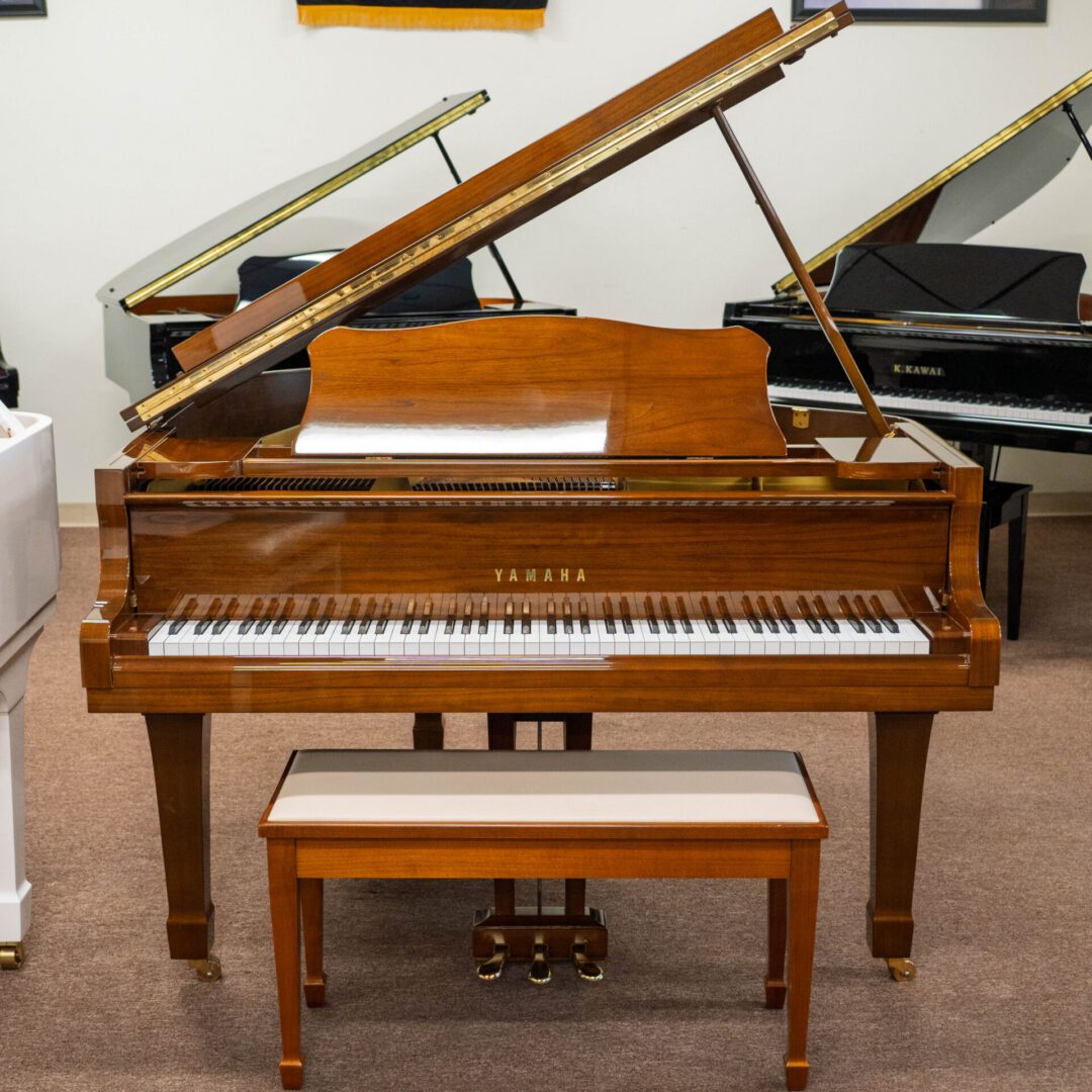 Yamaha G1 Grand Piano Walnut Polish